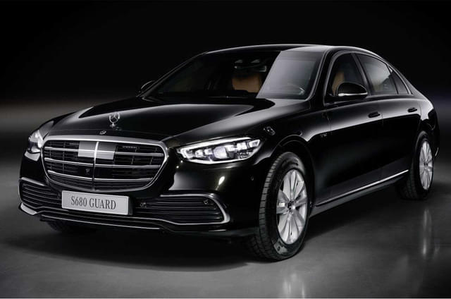 New Mercedes-Benz S 680 Guard with V12 unveiled